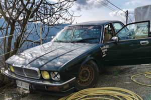 Jaguar XJ6 xj40 leggere