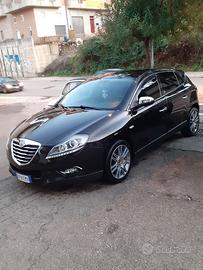 Lancia Delta 1.6 120 cavalli allestimento Platino