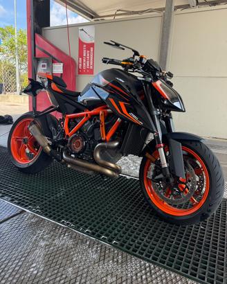 Ktm superduke 1290 + KM 8500 + Accessori