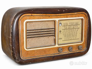 Radio d’epoca Telefunken T83 anni ’50