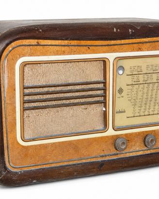 Radio d’epoca Telefunken T83 anni ’50