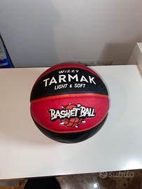 Pallone basket tarmak