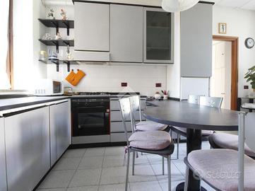 CASA DI CORTE A CERRO MAGGIORE