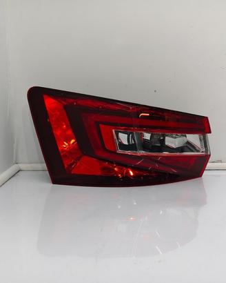 Faro fanale stop posteriore sx skoda superb iii 20