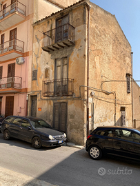 Caratteristica casa di paese