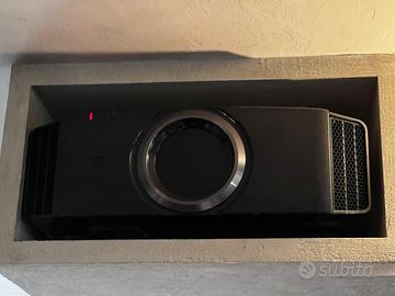Proiettore JVC DILA x 700