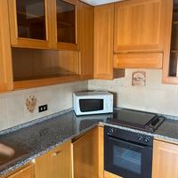Arredo cucina con elettrodomestici