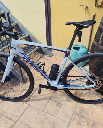Giant Defy disc ADVANCED 2 TG M CARBON DI2 12V