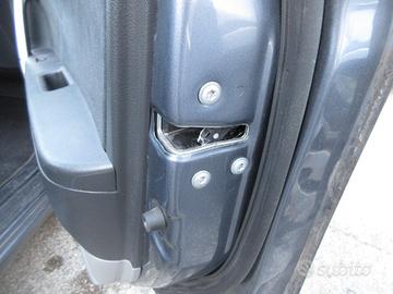 Serratura anteriore dx DAIHATSU TERIOS del 2007
