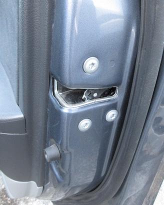 Serratura anteriore dx DAIHATSU TERIOS del 2007