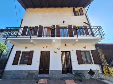CASA SEMINDIPENDENTE A CARAVINO