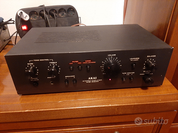 Amplificatore Akai AM-2200