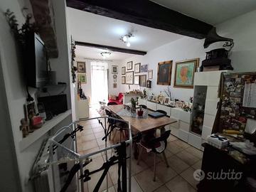 Appartamento di 120 m² con 3 locali a Cave