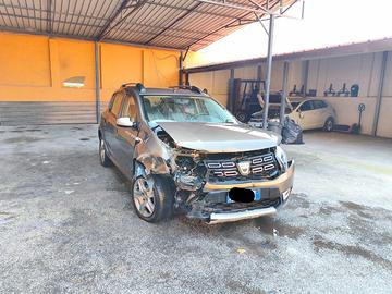 Dacia Sandero 0.9 benzina/gpl sinistrata