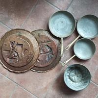 Set in rame: 2Piatti/stampi martellati + 3padelle