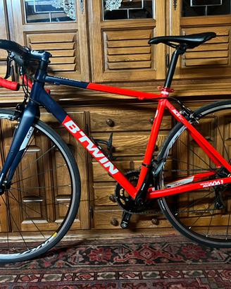 Bici da uomo da corsa btwin triban 540 nuova