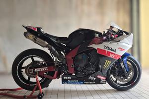 YAMAHA R1 Big Bang/Permuto 