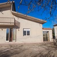 Villa con depandance