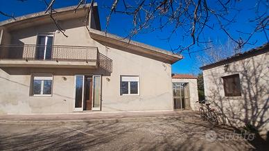 Villa con depandance