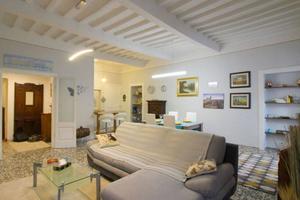 Appartamento di 380 m² con più di 5 locali e box a