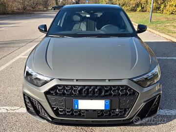 A1 Sportback 35 1.5 tfsi Identity Black s-tronic