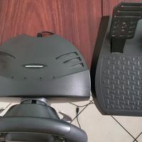 Volante e pedaliera Trustmaster T80