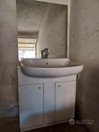 mobili bagno con specchio 