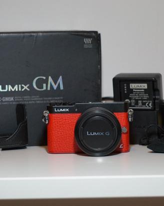 Panasonic Lumix GM5 Rossa - Kit Completo