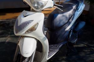 Suzuki UX Sixteen 150 - 2011