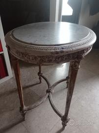 tavolino in stile barocco