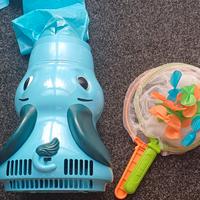 elefante acchiappa le farfalle