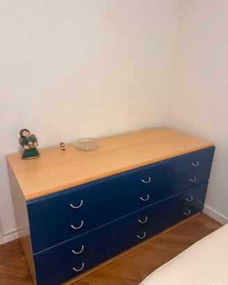 Cassettiera e comodino in legno di qualità