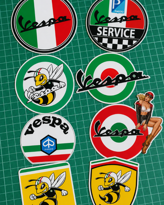 Adesivi tipo Vespa vintage - set da 8 pezzi.