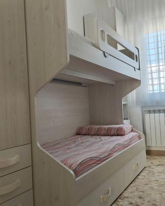 CAMERETTA 2 MOBILI E LETTO A CASTELLO
