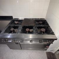 Cucina proffessionale 5 fornelli + fry top gas