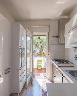 Disponibile  cucina