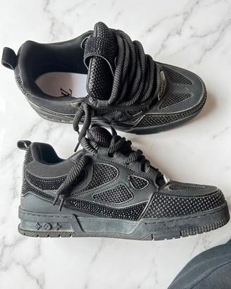 Scarpe nere con brillantini 