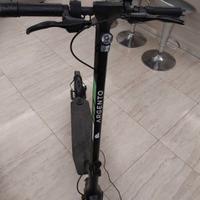 monopattino eletricco 