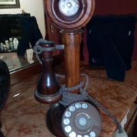 N. 2 telefoni antichi