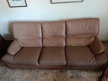 Divano + 2 Poltrone  in pelle 