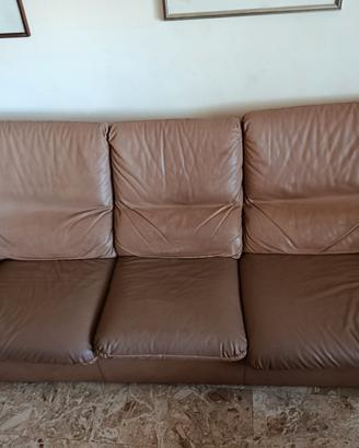 Divano + 2 Poltrone  in pelle 