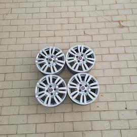 N.4 CERCHI IN LEGA GRANDE PUNTO R.15"