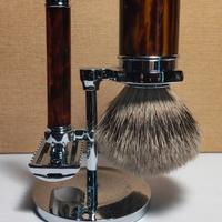 Set rasoio, pennello in tasso e stand Mühle R41