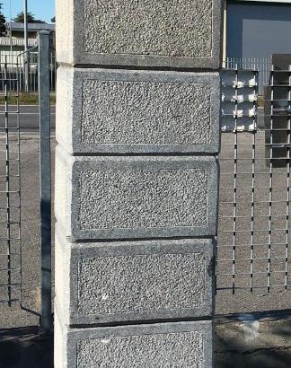 Colonne in pietra granito