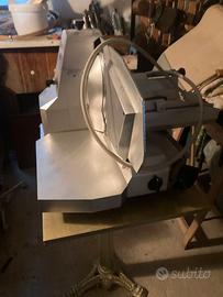 2 affettatrici OMEGA