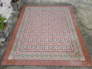 Cementine antiche 25x25 con greca