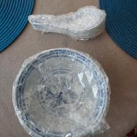 piattini ciotole e cucchiai cinesi