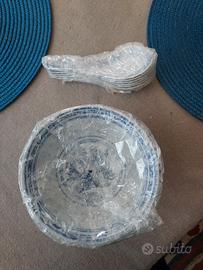 piattini ciotole e cucchiai cinesi