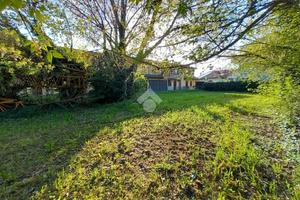 TER. RESIDENZIALE A RUSSI