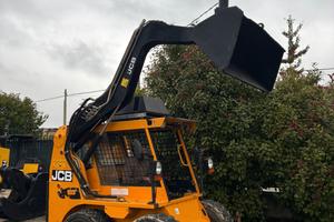 P163 - MINI PALA JCB 165 HF TARGATA